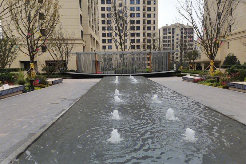 碧桂园金茂金科樾千山(新房)4室2厅2卫168㎡南290万