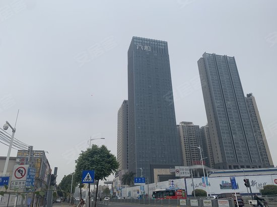 六和城商业广场 