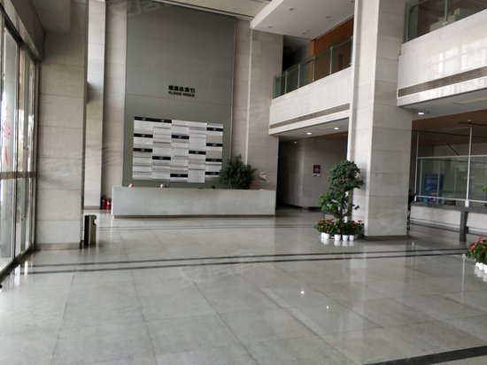 富春崇贤金属港 