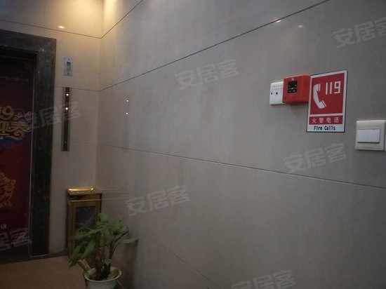 布利杰国际商务楼 