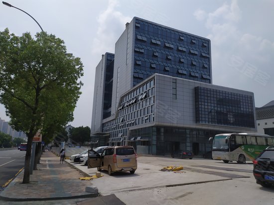 香槟街商业生活广场 