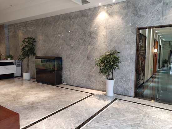 东朔商务中心(苗圃路) 