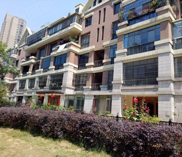 蓝鼎滨湖假日枫丹园