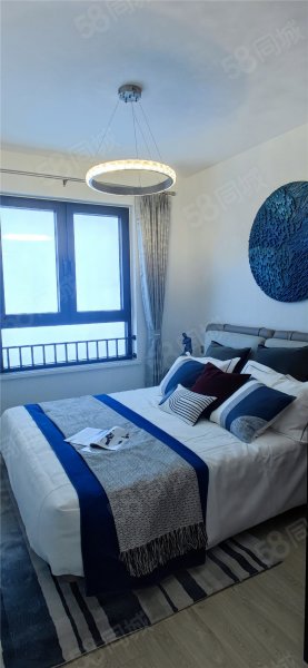 京能·西山印4室2廳2衛(wèi)115㎡南北339萬