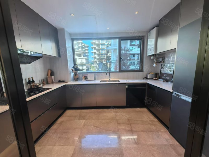 国瑞·麓林府5室2厅3卫182㎡南北173万