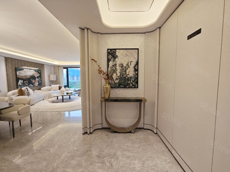 招商揽阅4室2厅139㎡181万二手房图片