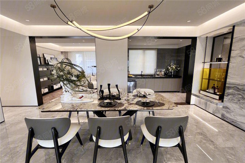 环山路泰山龙胤超大落地窗国悦山联排洋房山和院子