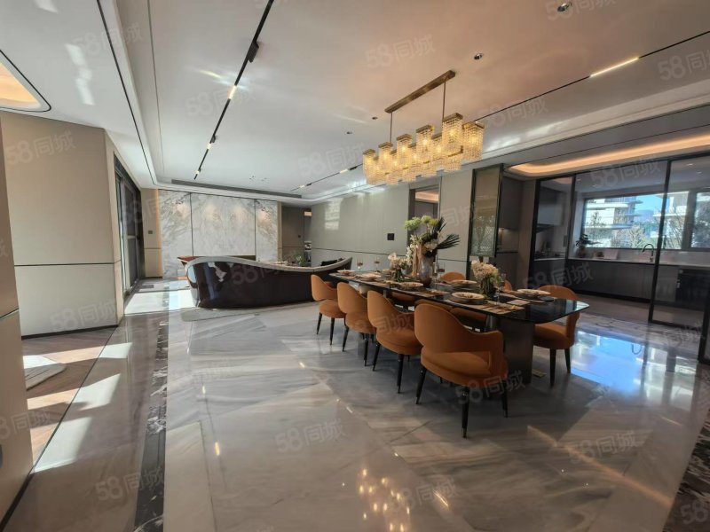 国瑞·麓林府5室2厅3卫182㎡南北173万