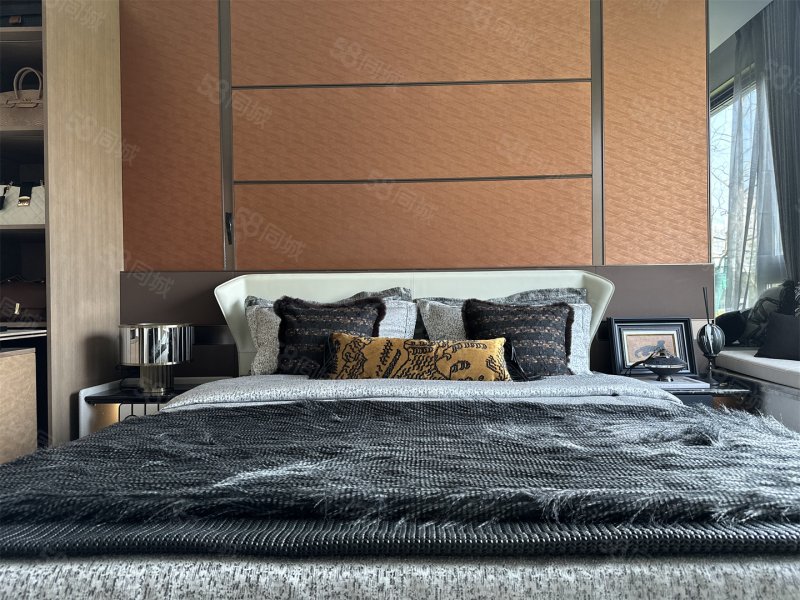 领航学府5室2厅143㎡64万二手房图片