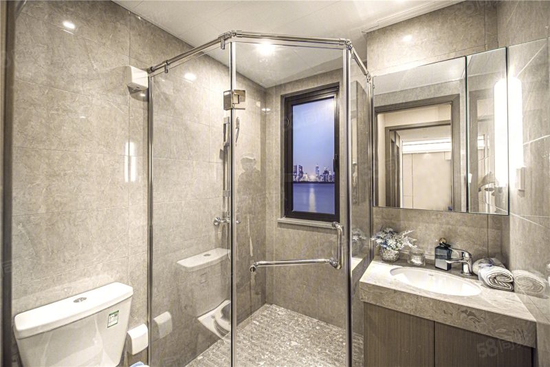 龙光龙腾水岸花园3室2厅1卫81㎡南北55万