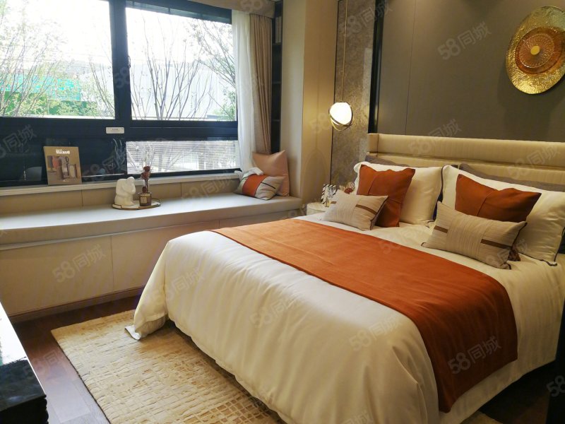 山河印4室2厅2卫128㎡南110万