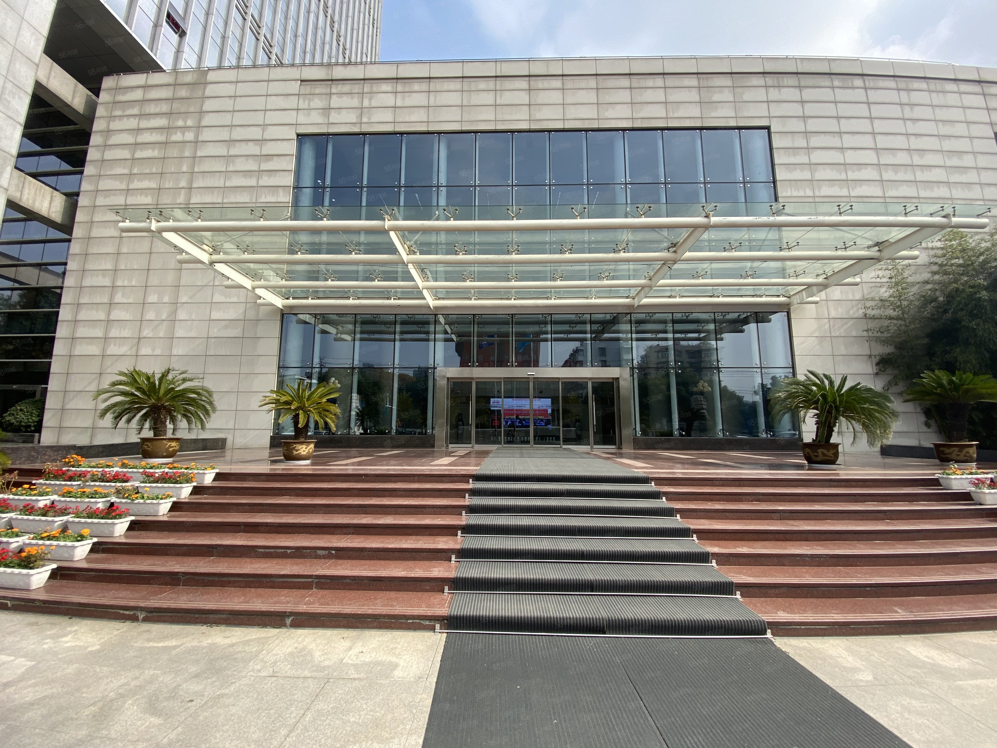 中山路中铁大厦写字楼出租/出售信息,中山路中铁大厦租金价格,图片