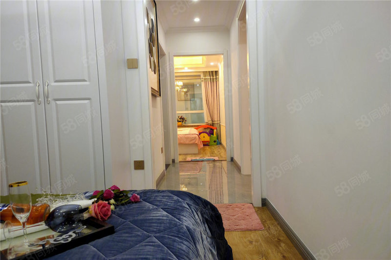 香港城住宅3室2厅2卫112.21㎡南北99万